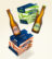 Das Bild zeigt zwei Flaschen und zwei Verpackungen des alkoholfreien Biermischgetränks „Mountain Twister“ in den Sorten Apfel und Aprikose.