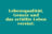 Ein Text auf türkisfarbenem Hintergrund, der lautet: "Lebensqualität, Genuss und das erfüllte Leben vereint." Der Schriftzug ist in einer gelben Schriftart gestaltet.