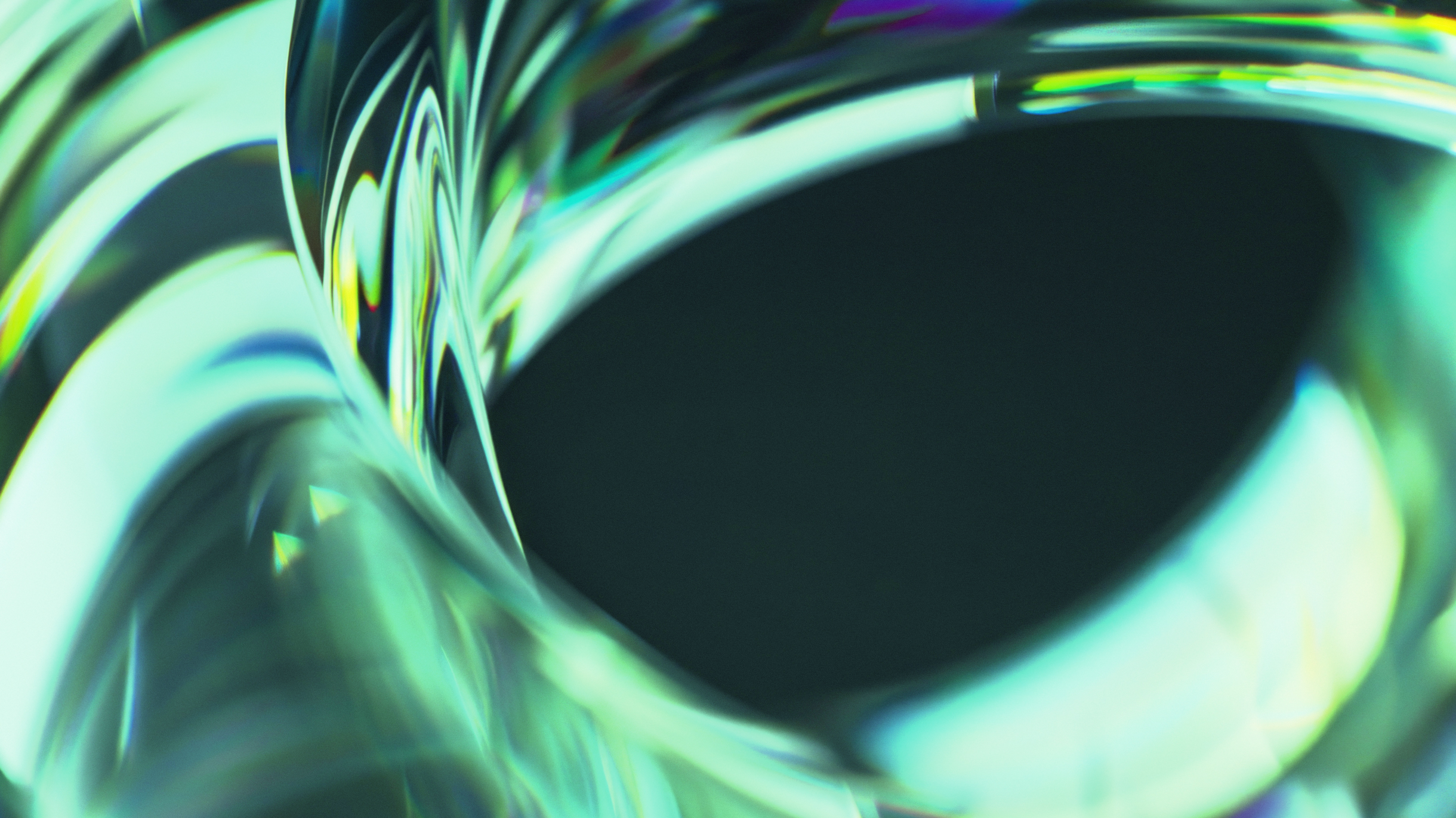 Abstrakte Nahaufnahme mit geschwungenen, glänzenden Formen in Grün- und Blautönen, die ein schwarzes Zentrum umrahmen.